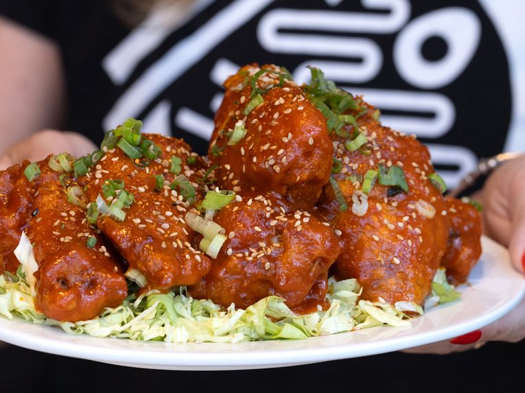Gochu-Gooey Wings